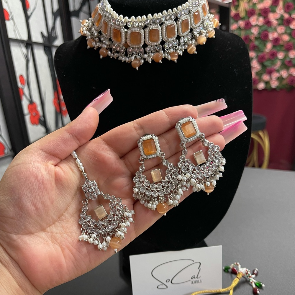 Gorgeous Choker Earring Tikka Set 5 colors